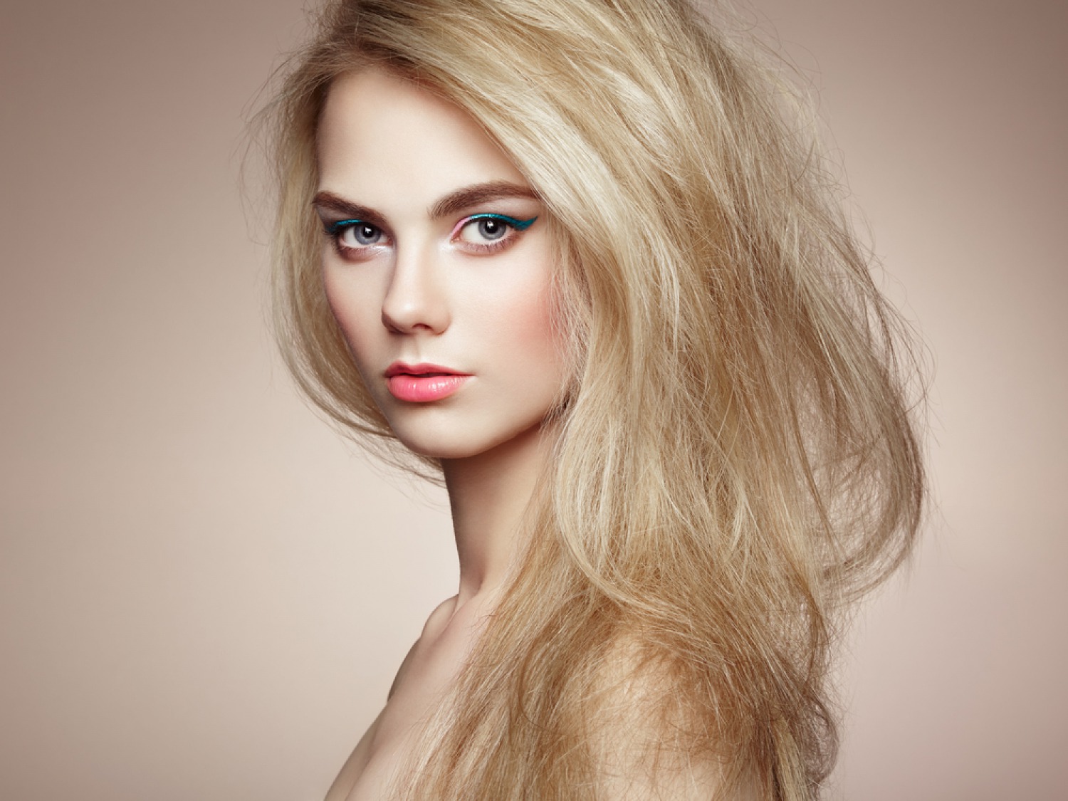 The Brunette’s Guide To Going Blonde:  Part 2 – Stepping Into The Light